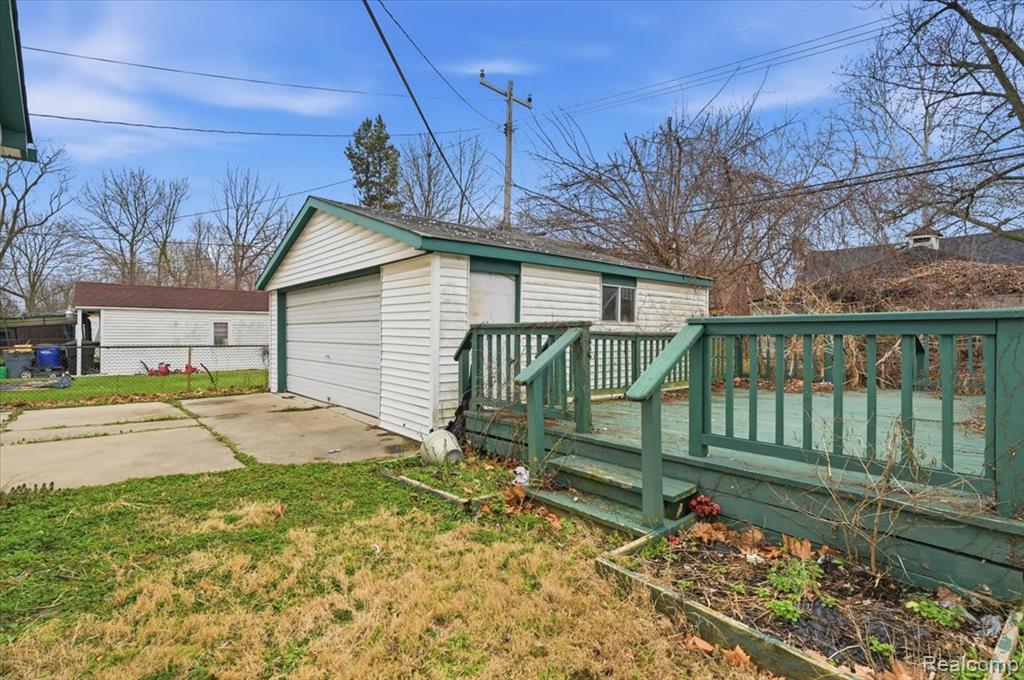 main property photo 23