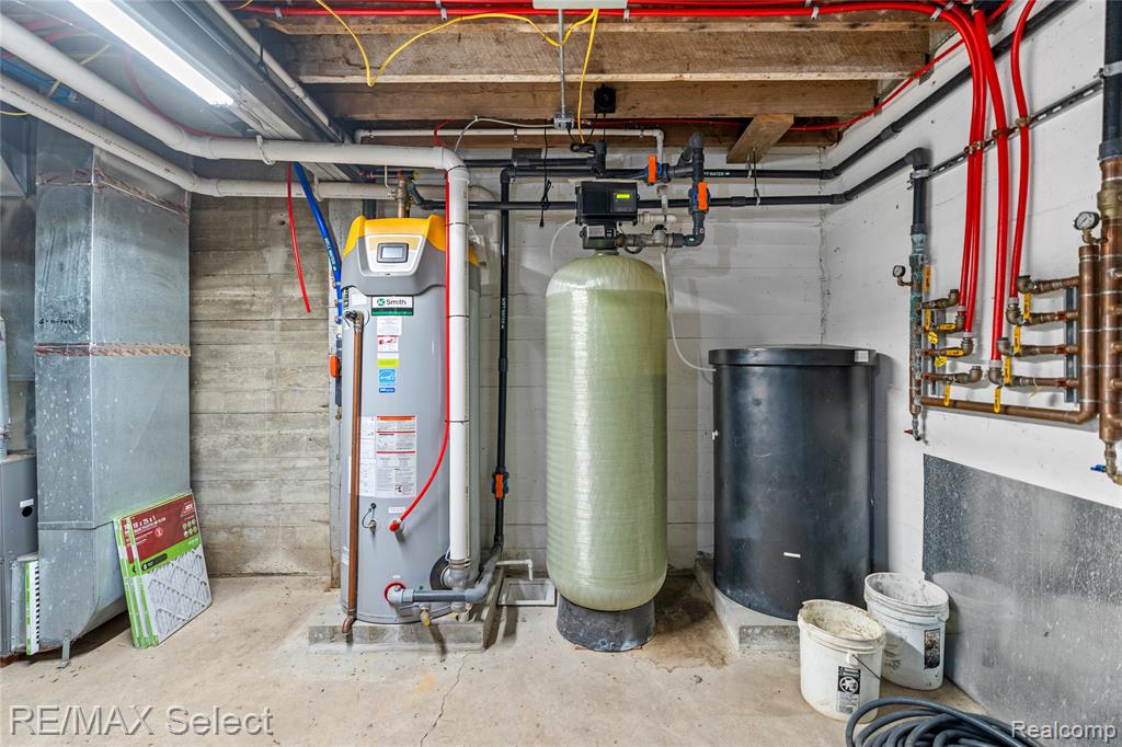main property photo 50