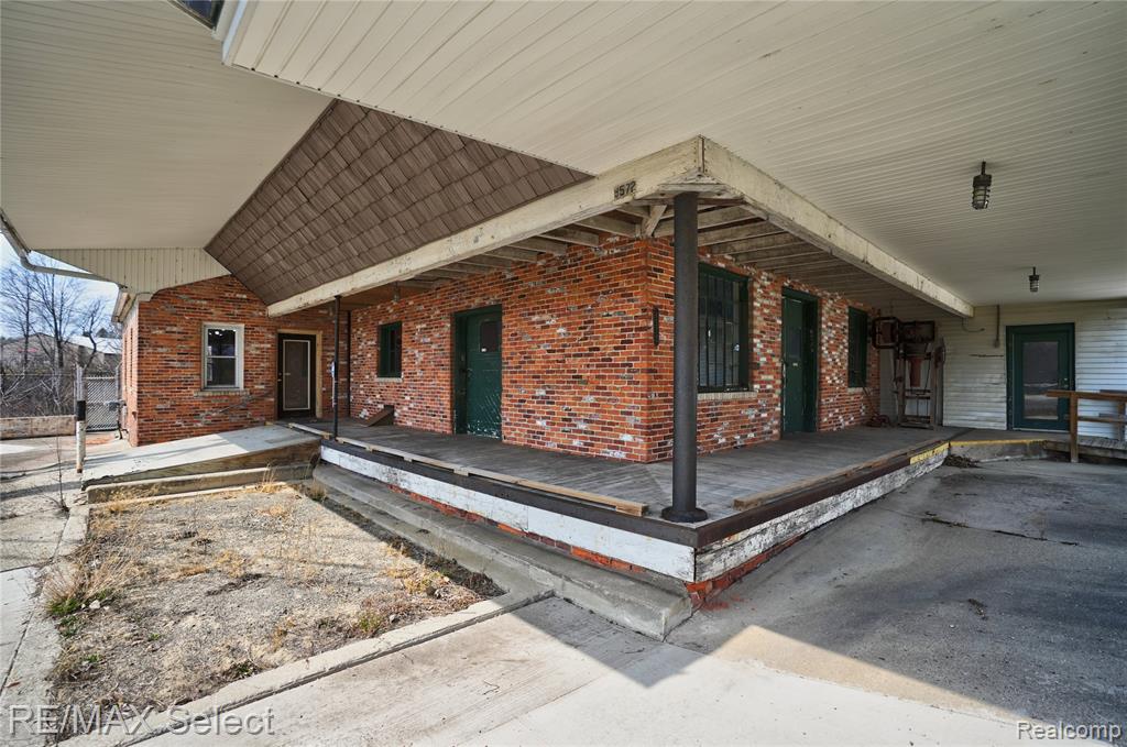 main property photo 9