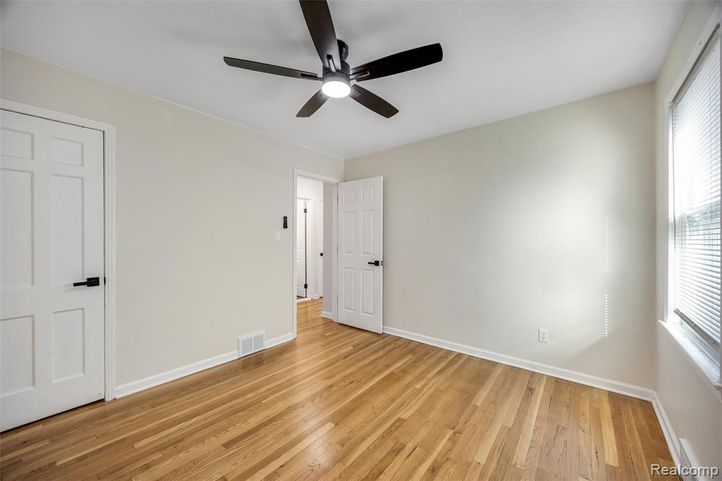 property viewer photo 14