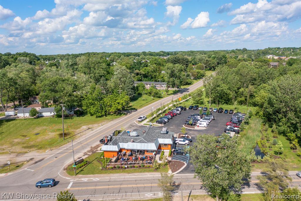 main property photo 20