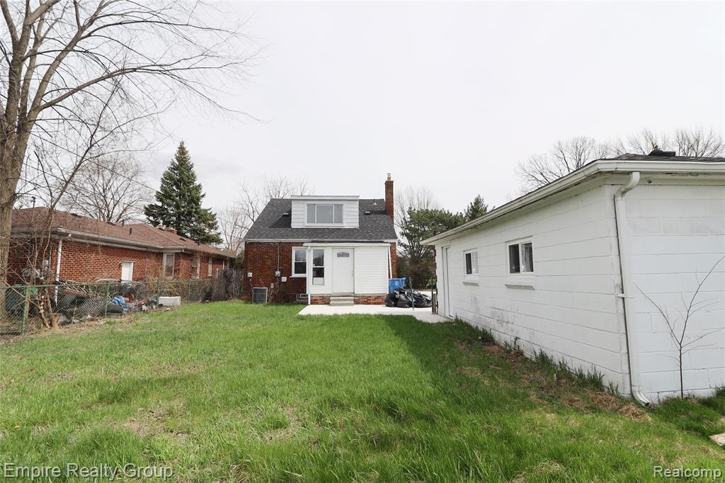 main property photo 34