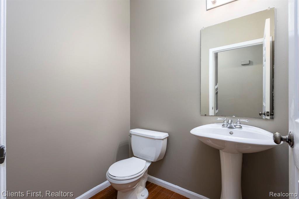 main property photo 12