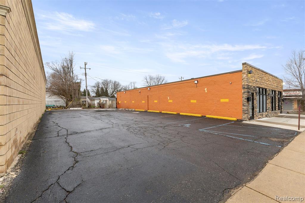 main property photo 8