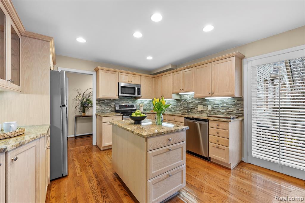 main property photo 5