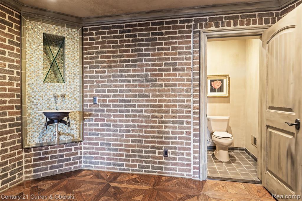 main property photo 63