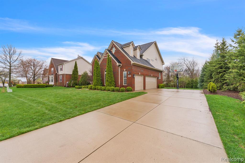main property photo 4