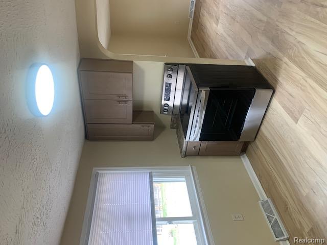 main property photo 81