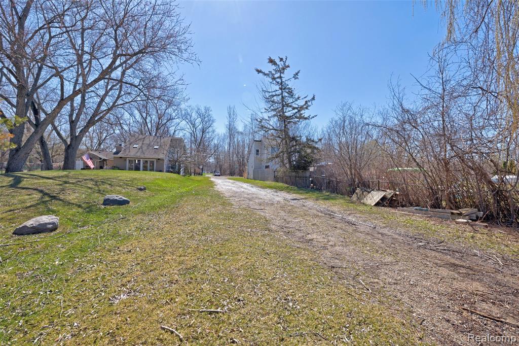 main property photo 27
