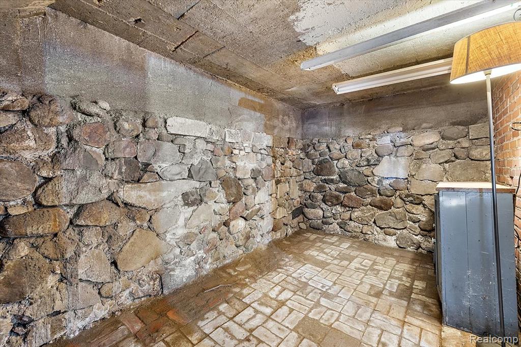 main property photo 43
