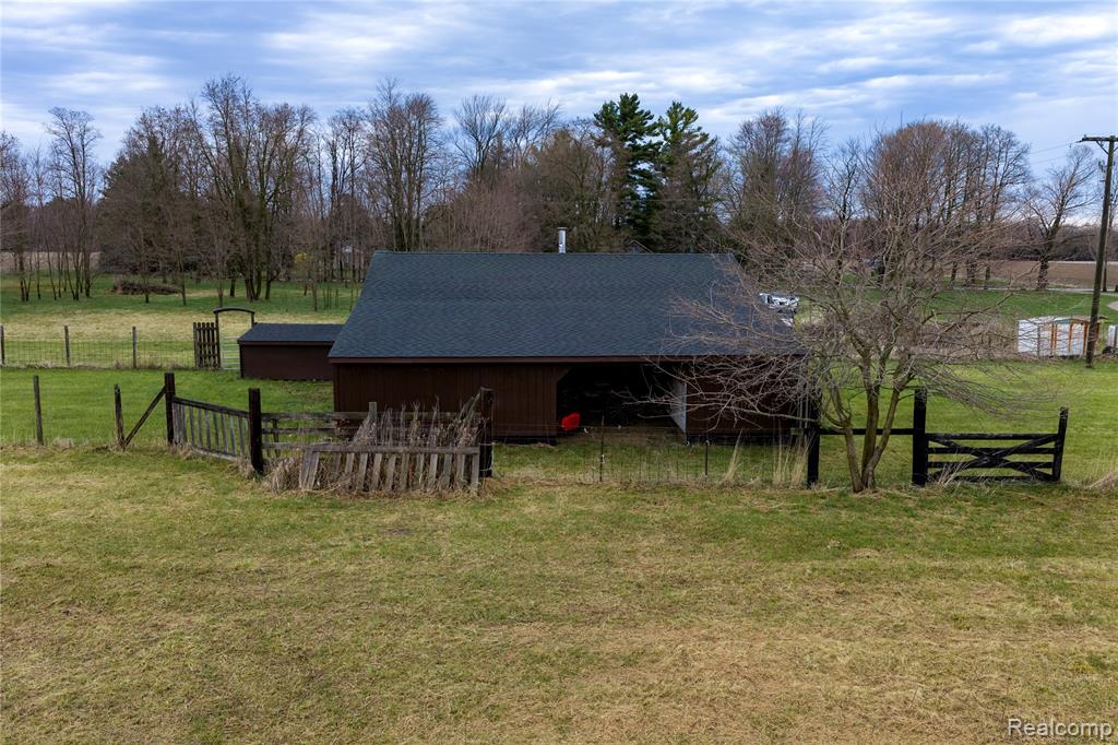 main property photo 8