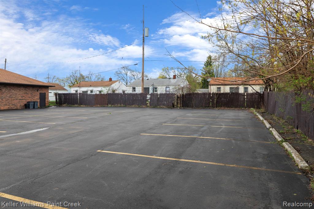main property photo 16