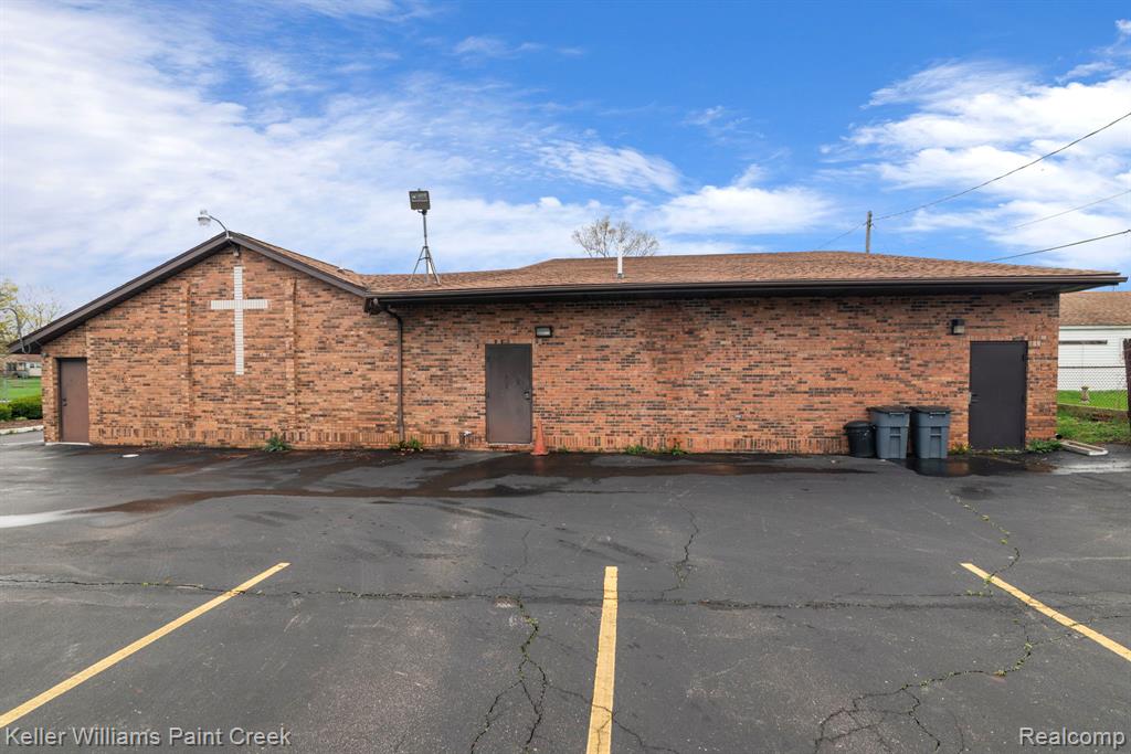 main property photo 17