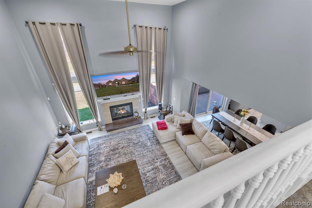 main property photo 45