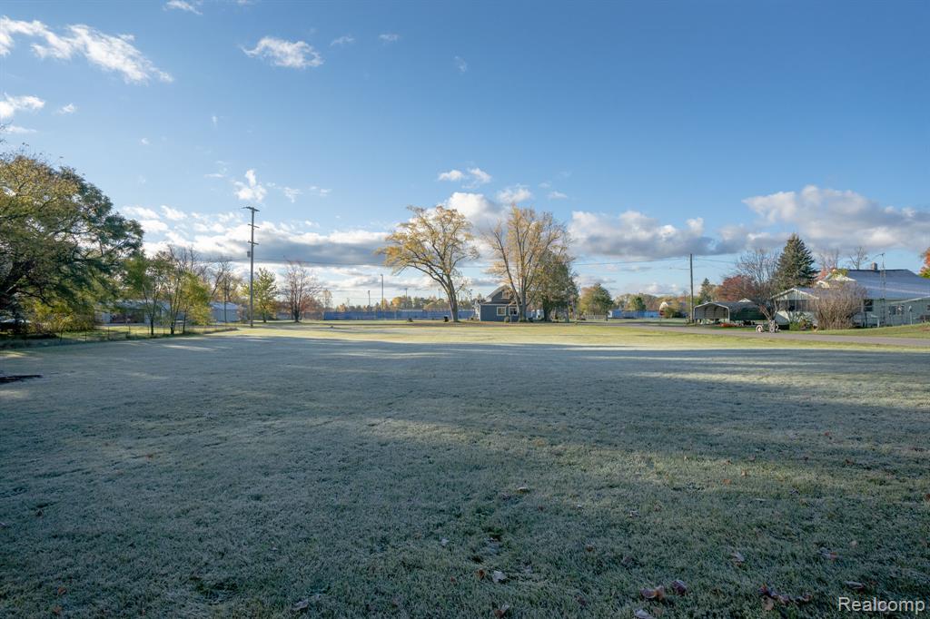 main property photo 11
