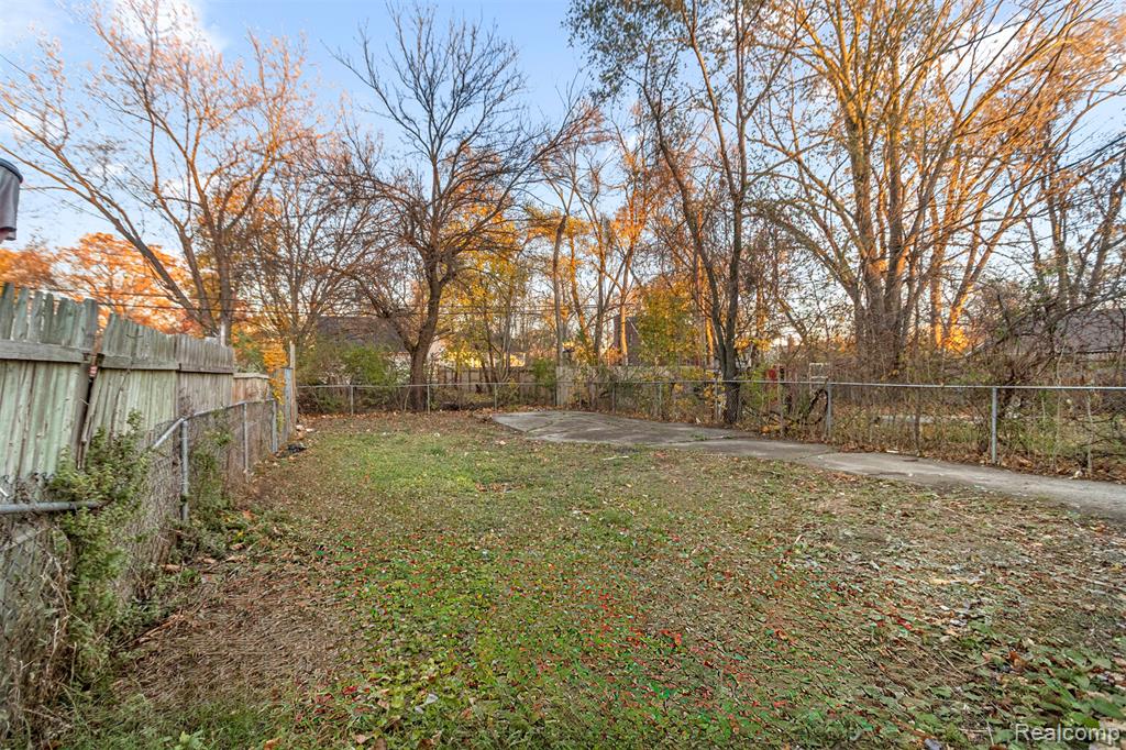 main property photo 36