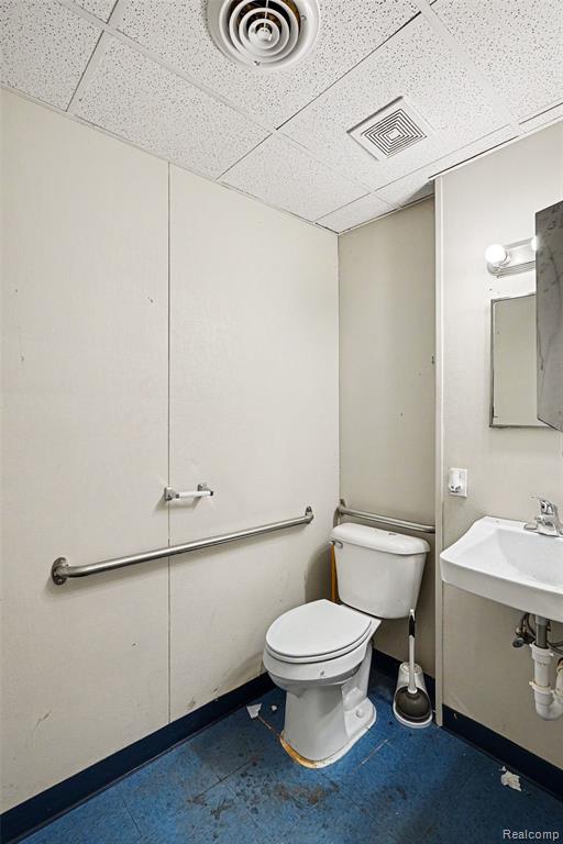 main property photo 10