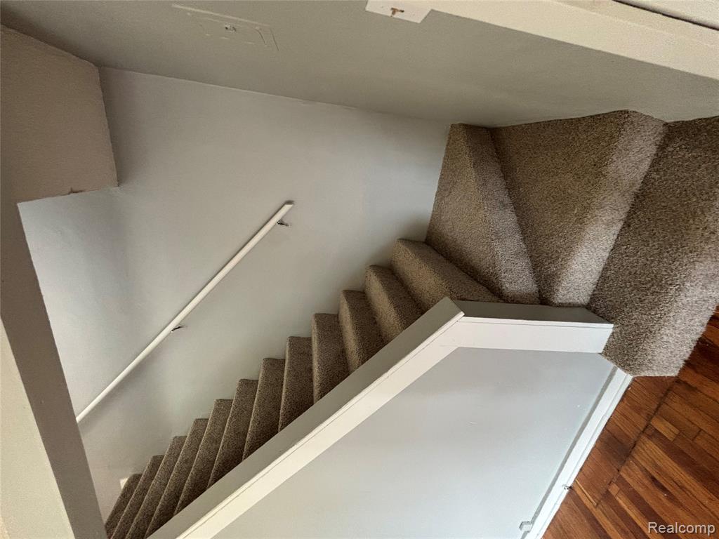 property viewer photo 6