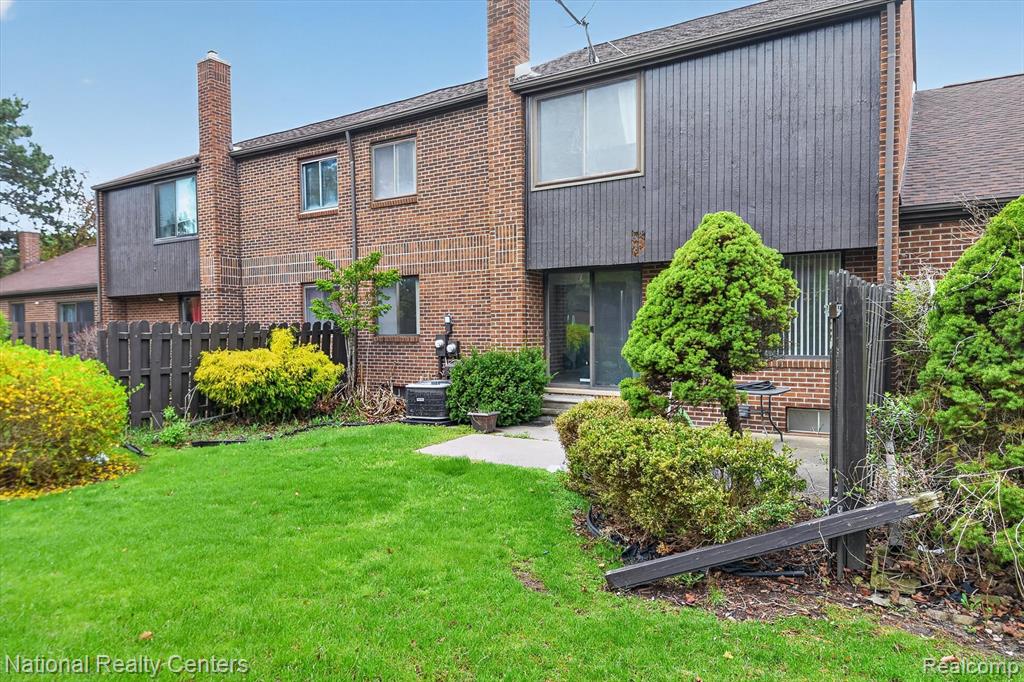 main property photo 40