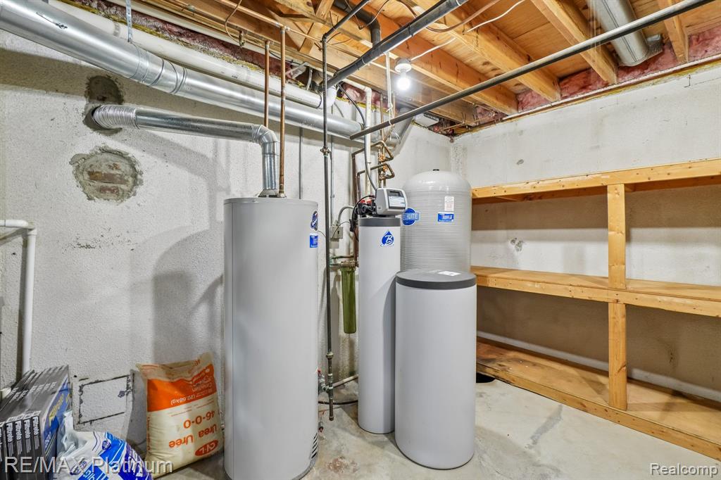 main property photo 39