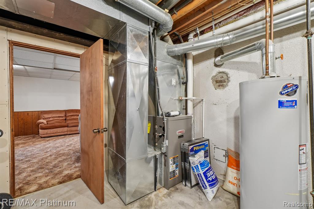 main property photo 40