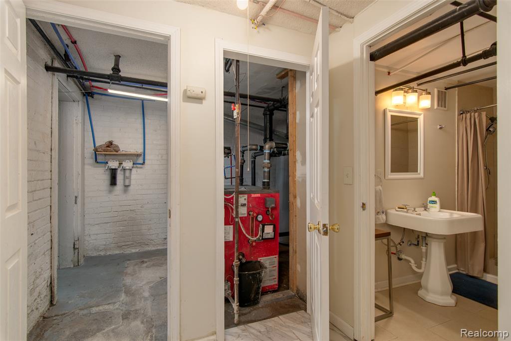 main property photo 40