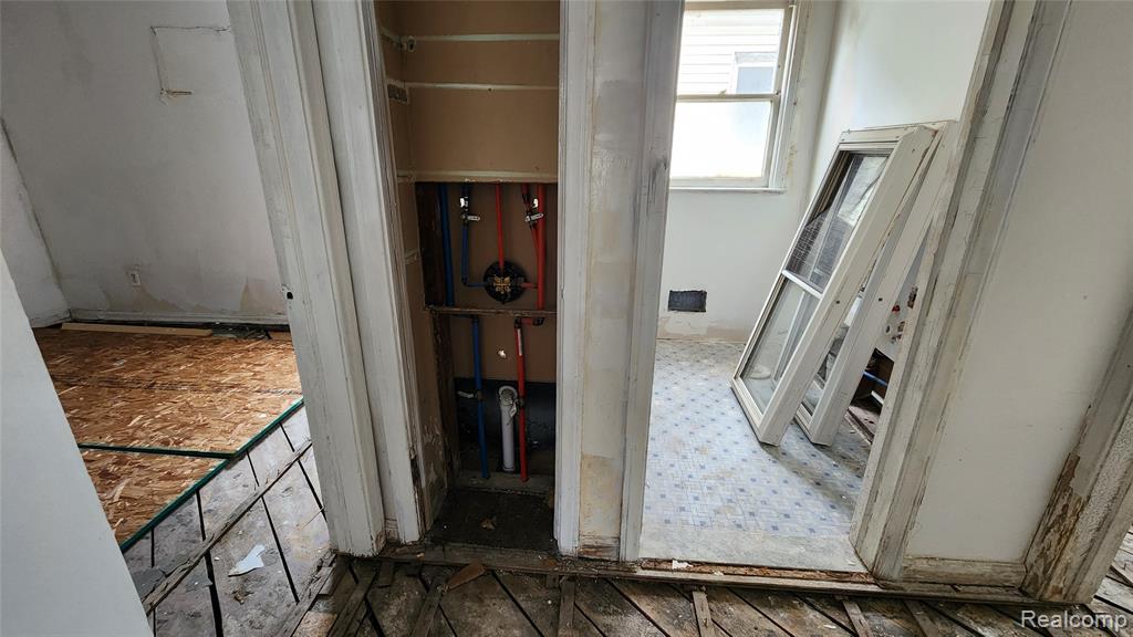 main property photo 11