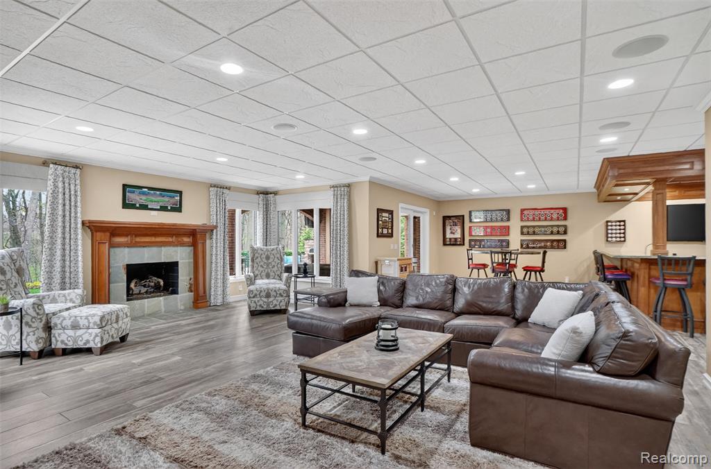main property photo 51