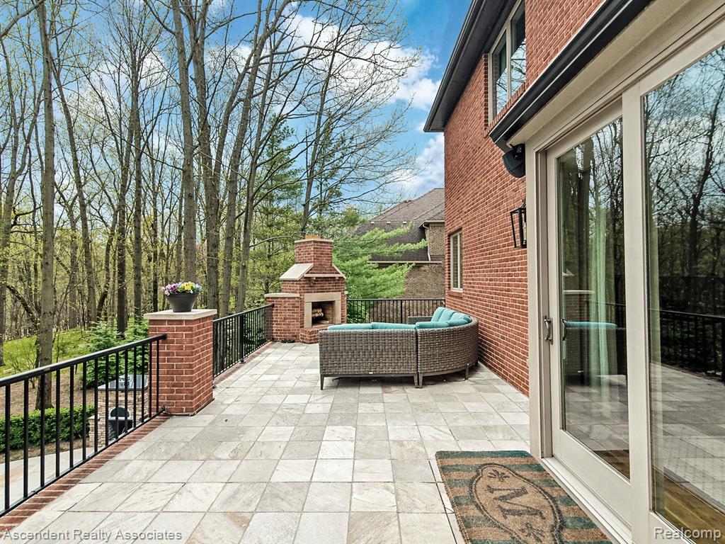 main property photo 59