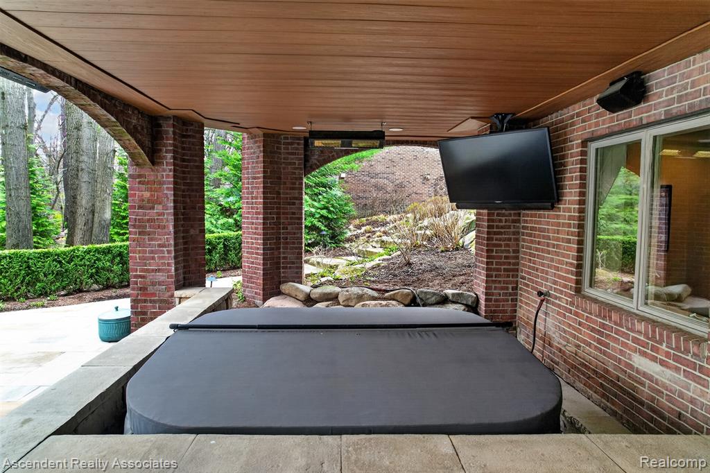 main property photo 60