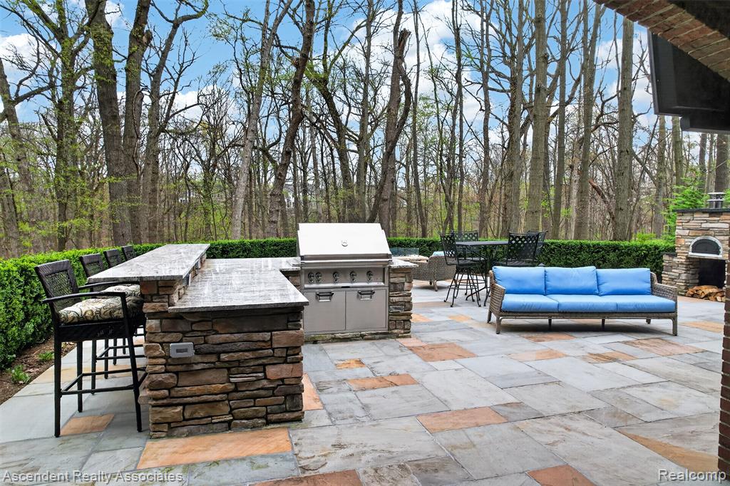 main property photo 61