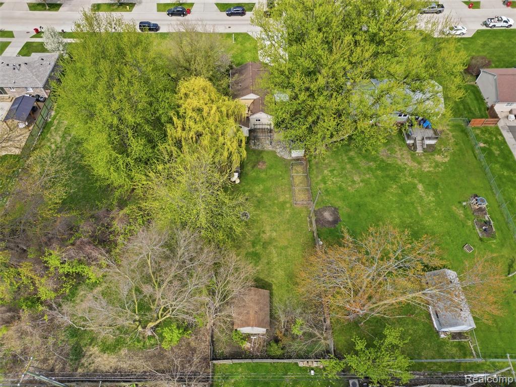 main property photo 42