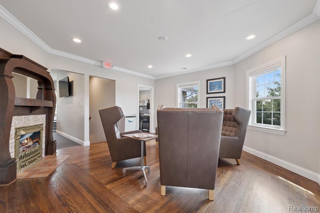 main property photo 7