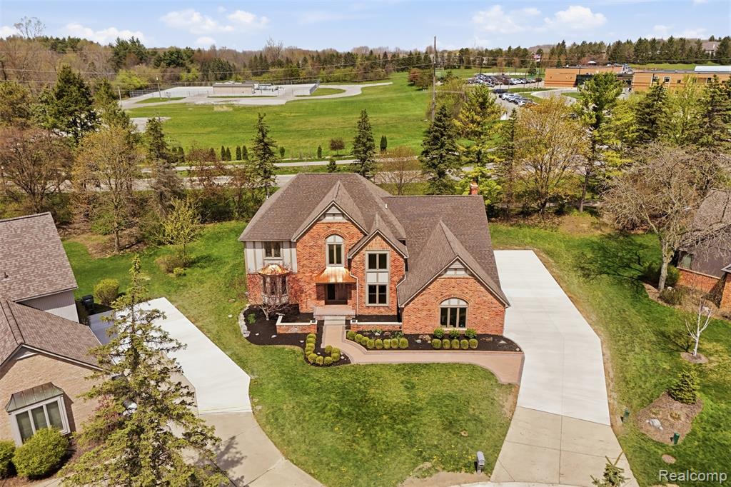 main property photo 45