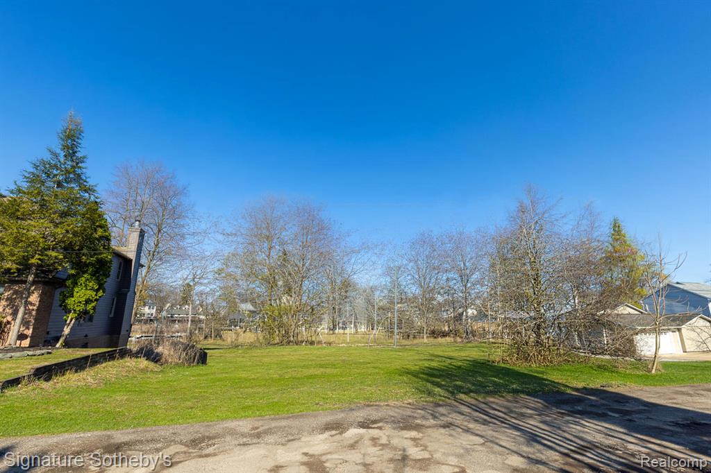 main property photo 10