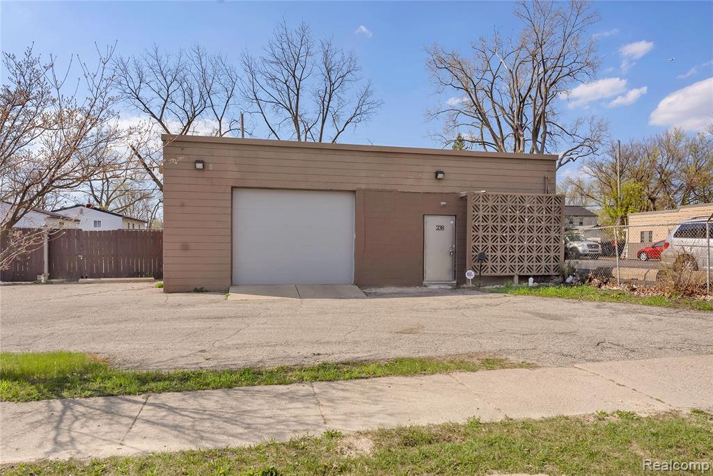 main property photo 8