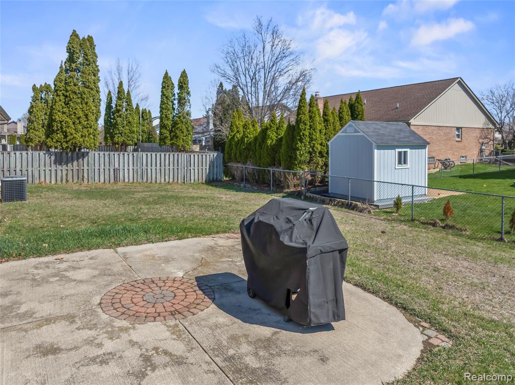 main property photo 6