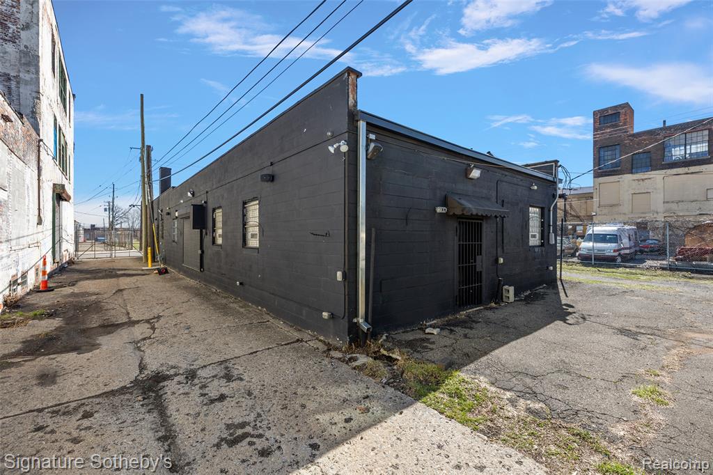 main property photo 10