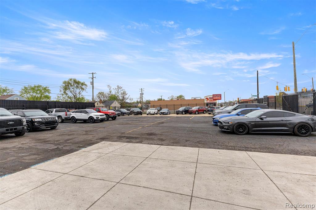 main property photo 45