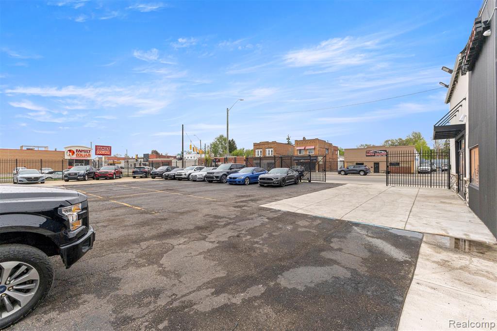 main property photo 46