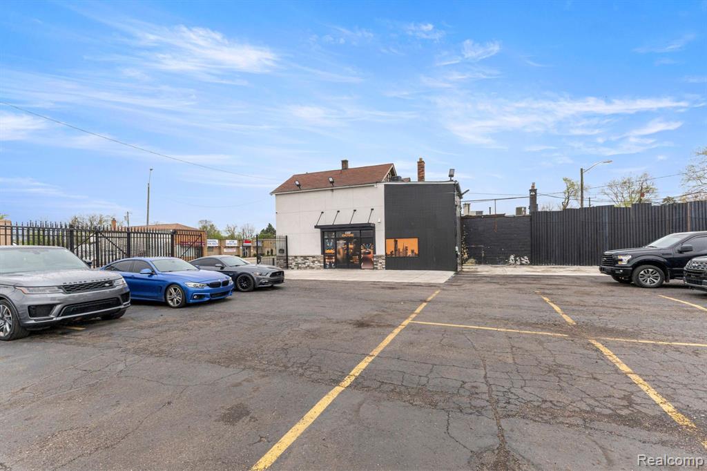 main property photo 6