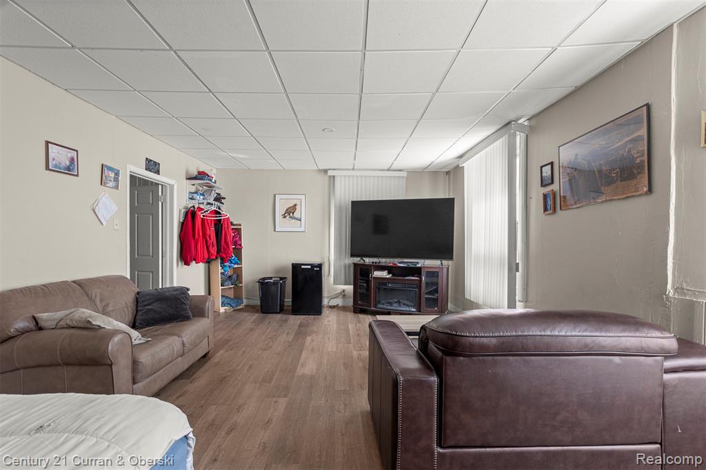 main property photo 9