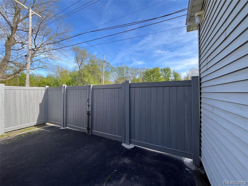 main property photo 77