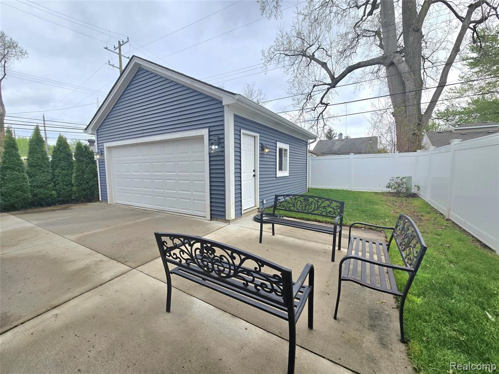 main property photo 38