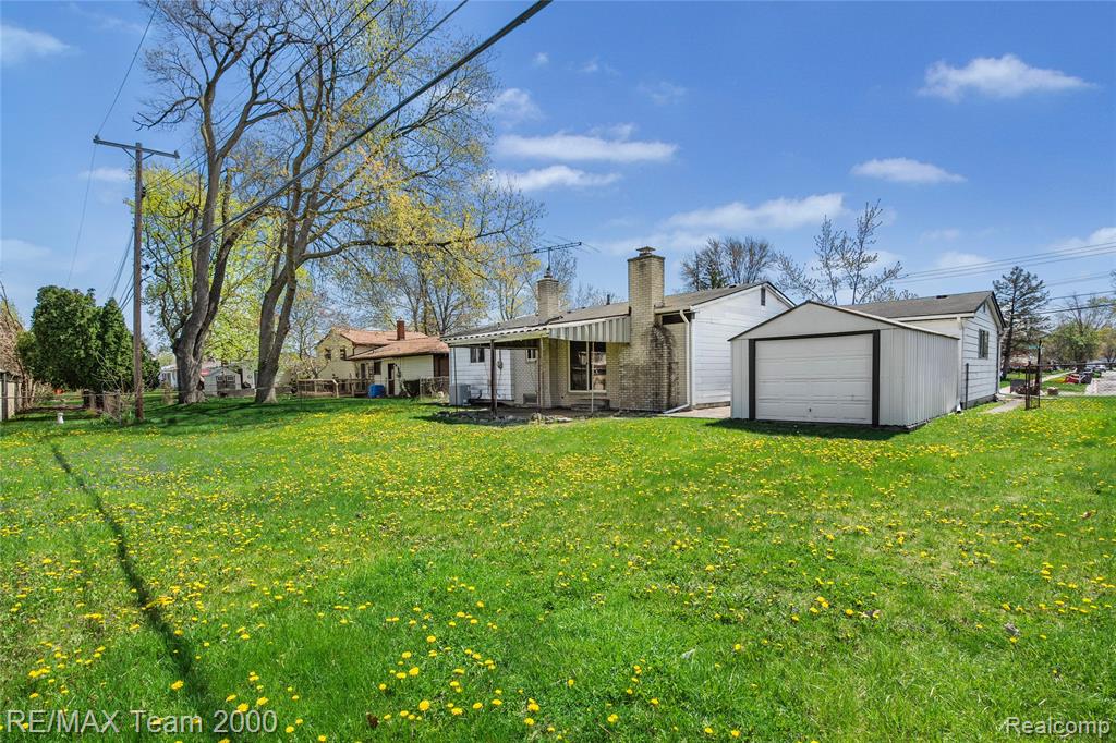 main property photo 36