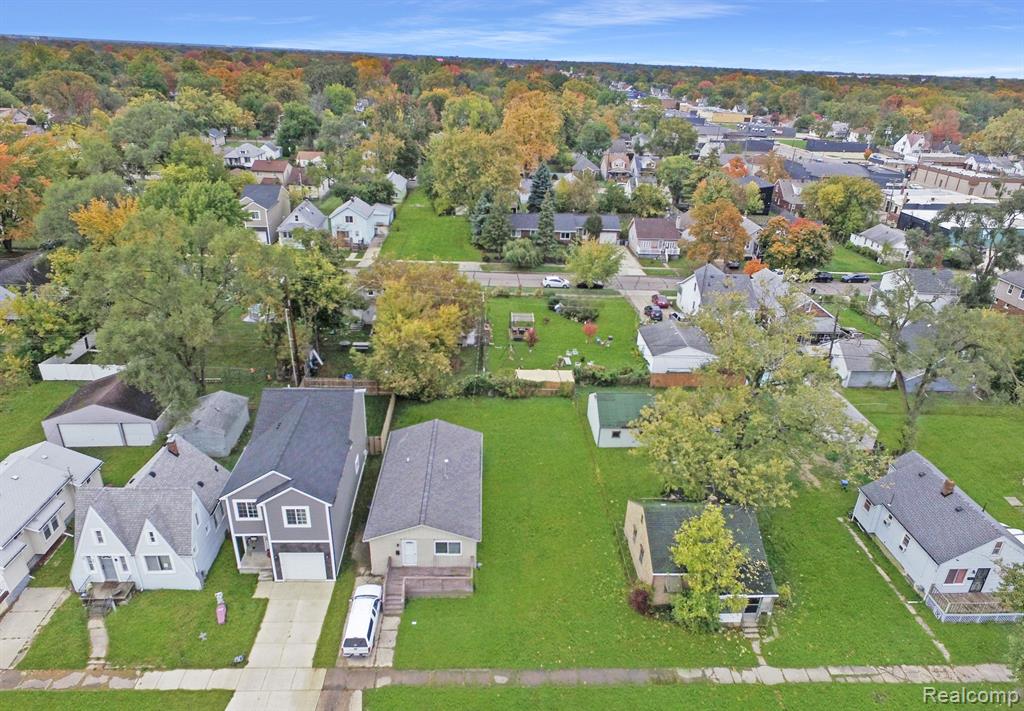 main property photo 12
