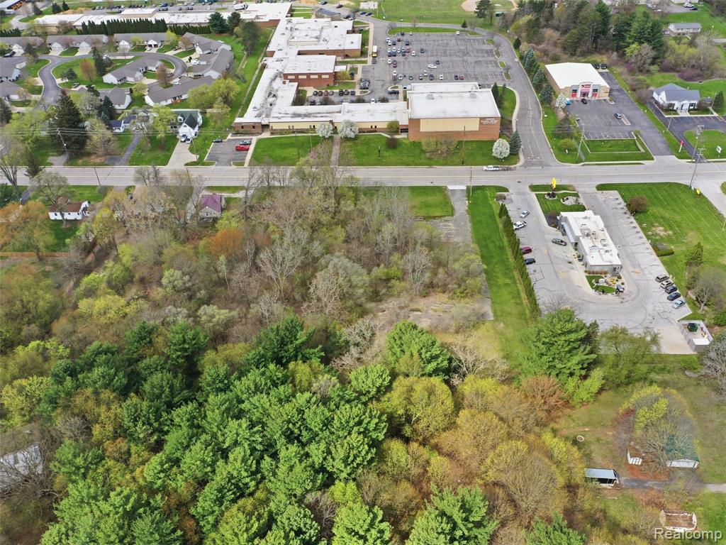 main property photo 11