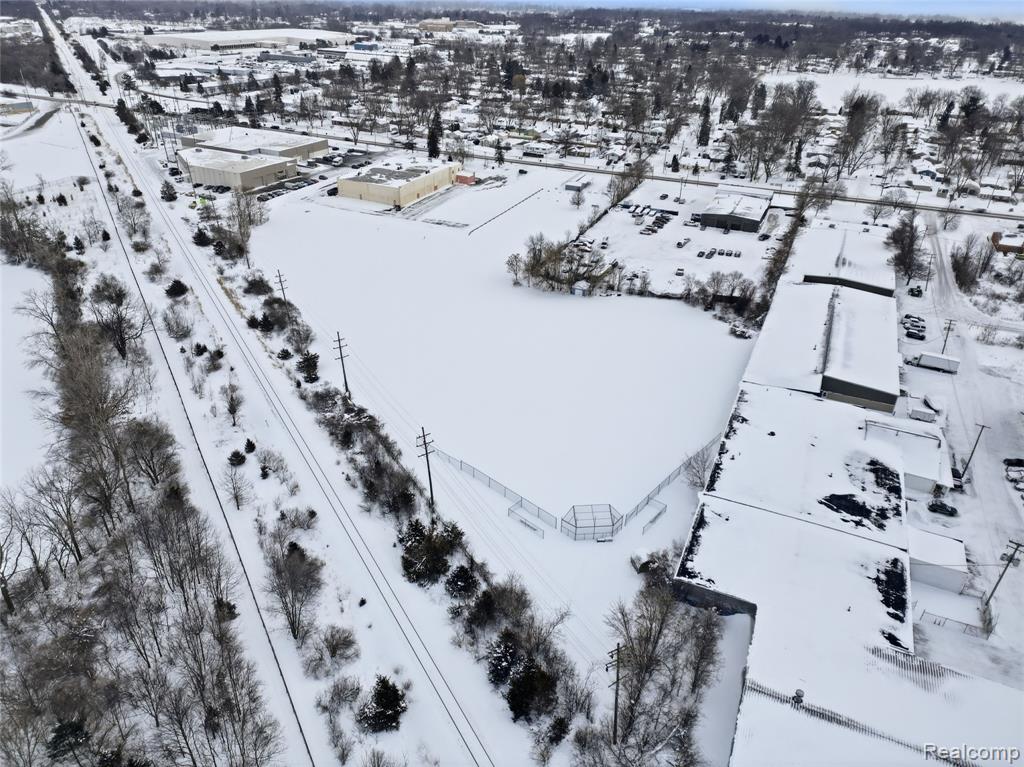 main property photo 23