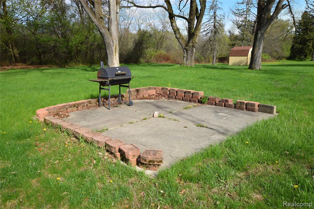 main property photo 16