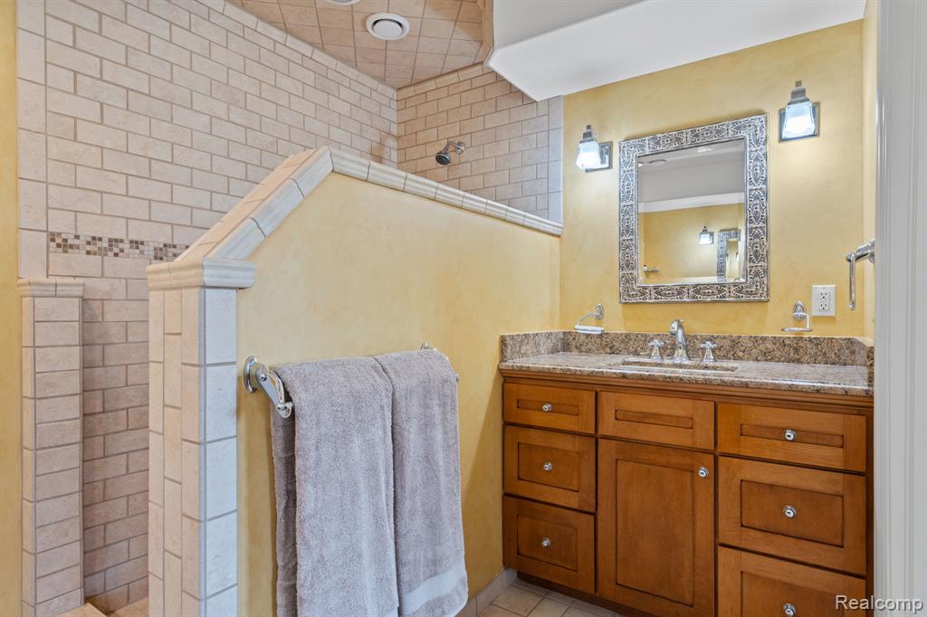 main property photo 60